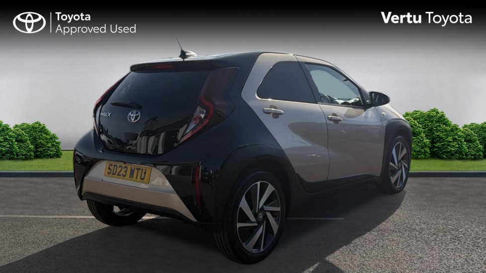 Toyota Aygo X 1.0 VVT-i Edge 5dr Petrol Hatchback - Image 2