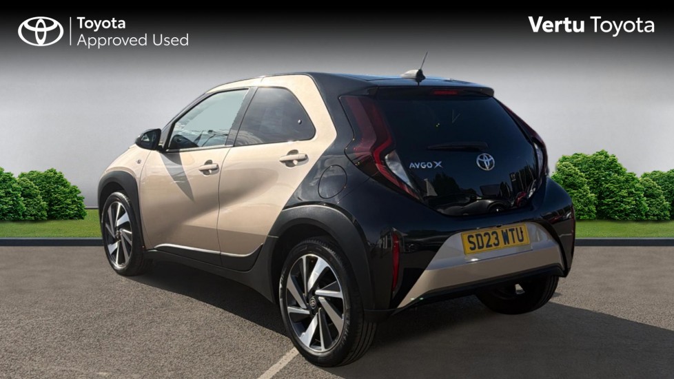 Toyota Aygo X 1.0 VVT-i Edge 5dr Petrol Hatchback - Image 4