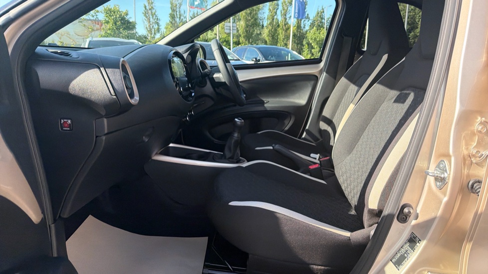Toyota Aygo X 1.0 VVT-i Edge 5dr Petrol Hatchback - Image 5