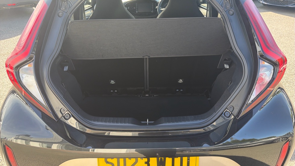 Toyota Aygo X 1.0 VVT-i Edge 5dr Petrol Hatchback - Image 13