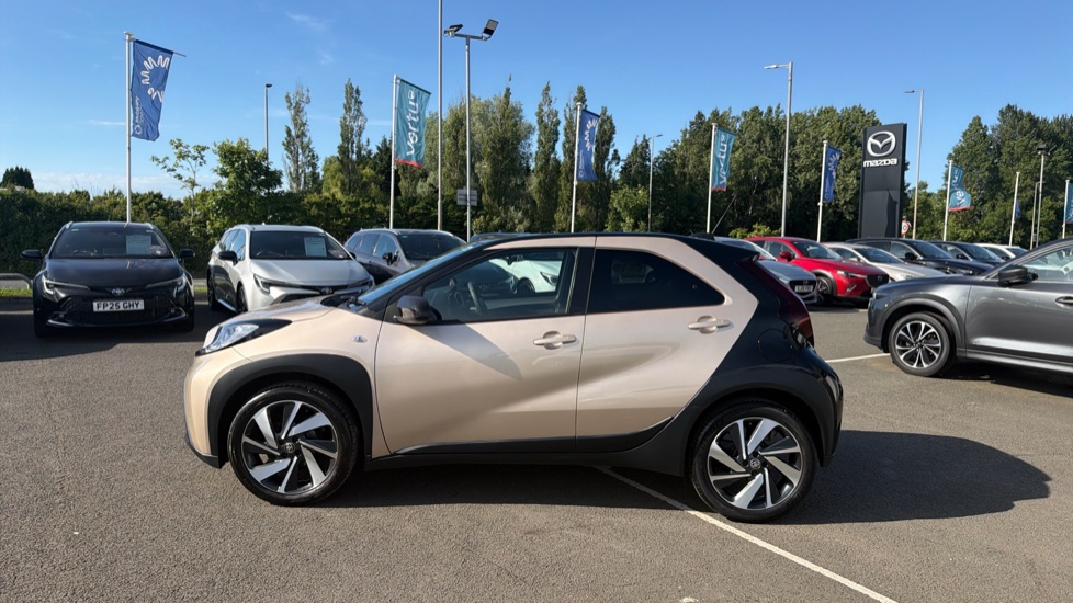 Toyota Aygo X 1.0 VVT-i Edge 5dr Petrol Hatchback - Image 24