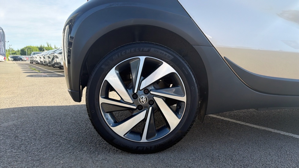 Toyota Aygo X 1.0 VVT-i Edge 5dr Petrol Hatchback - Image 25