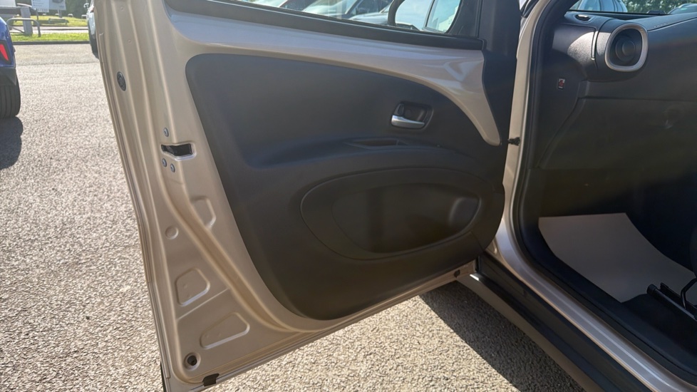 Toyota Aygo X 1.0 VVT-i Edge 5dr Petrol Hatchback - Image 29