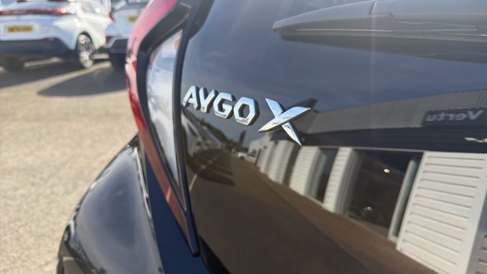 Toyota Aygo X 1.0 VVT-i Edge 5dr Petrol Hatchback - Image 32