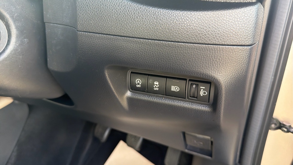 Toyota Aygo X 1.0 VVT-i Edge 5dr Petrol Hatchback - Image 33