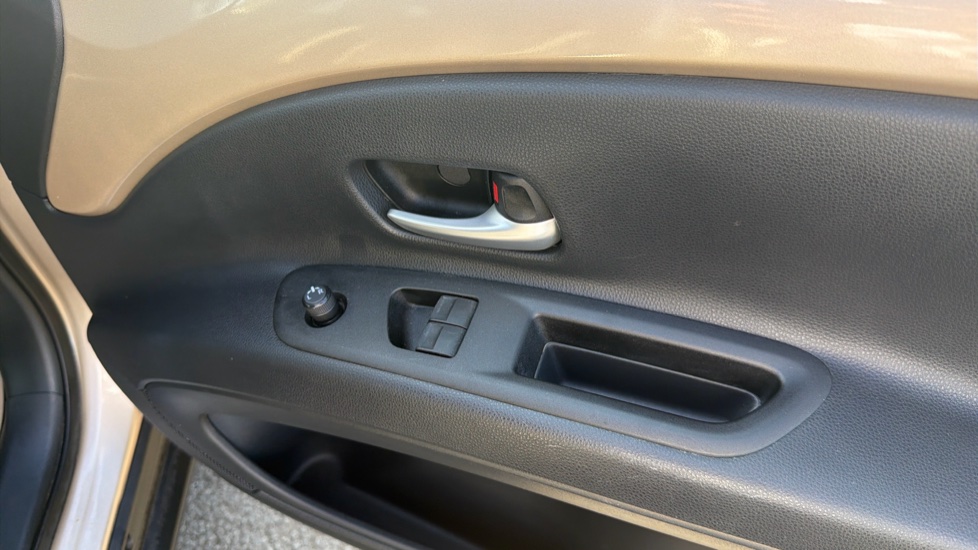 Toyota Aygo X 1.0 VVT-i Edge 5dr Petrol Hatchback - Image 34