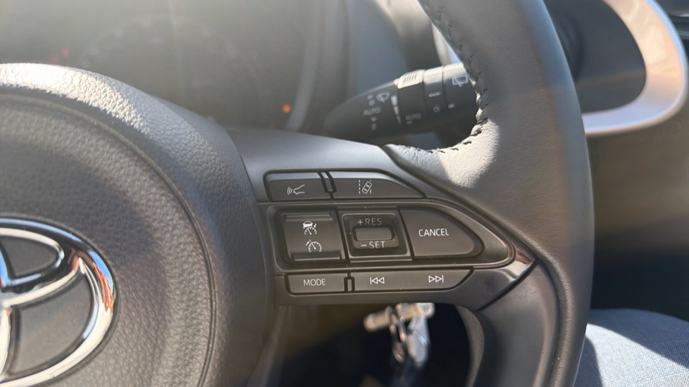 Toyota Aygo X 1.0 VVT-i Edge 5dr Petrol Hatchback - Image 36