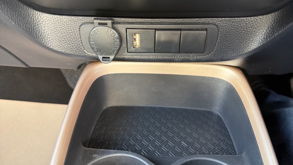 Toyota Aygo X 1.0 VVT-i Edge 5dr Petrol Hatchback - Image 44