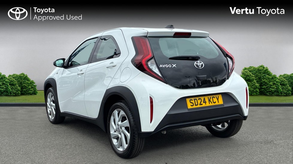 Toyota Aygo X 1.0 VVT-i Pure 5dr Petrol Hatchback - Image 4