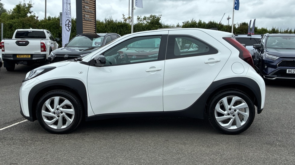 Toyota Aygo X 1.0 VVT-i Pure 5dr Petrol Hatchback - Image 24