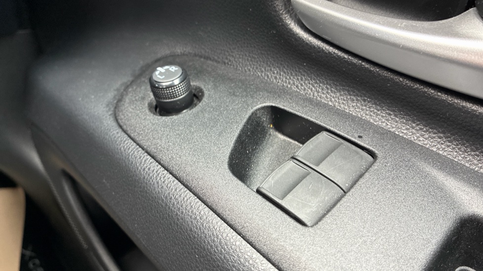 Toyota Aygo X 1.0 VVT-i Pure 5dr Petrol Hatchback - Image 31
