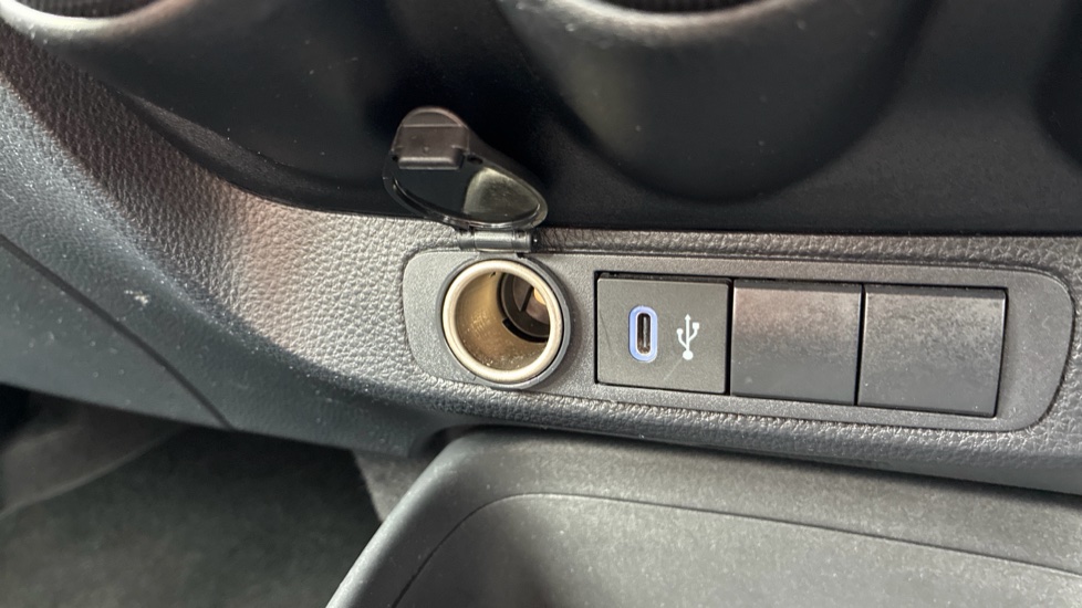 Toyota Aygo X 1.0 VVT-i Pure 5dr Petrol Hatchback - Image 35