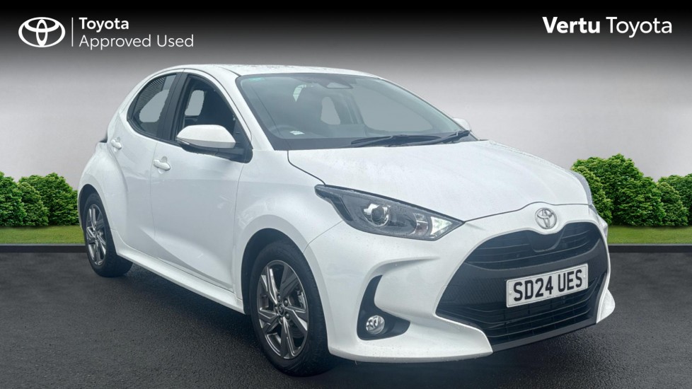 Toyota Yaris 1.5 Hybrid Icon 5dr CVT Hybrid Hatchback - Image 1