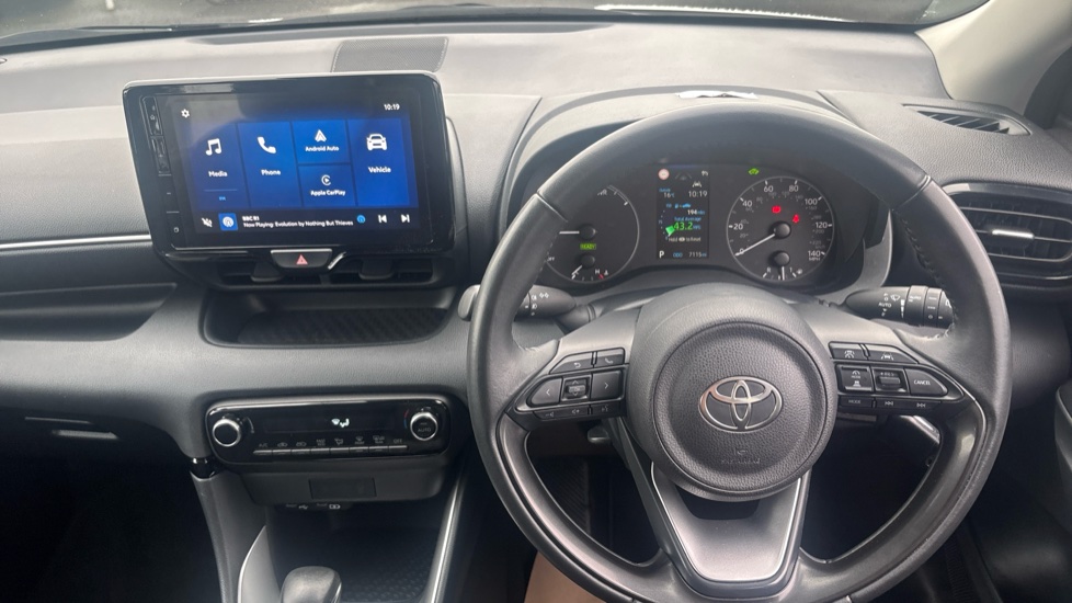 Toyota Yaris 1.5 Hybrid Icon 5dr CVT Hybrid Hatchback - Image 6