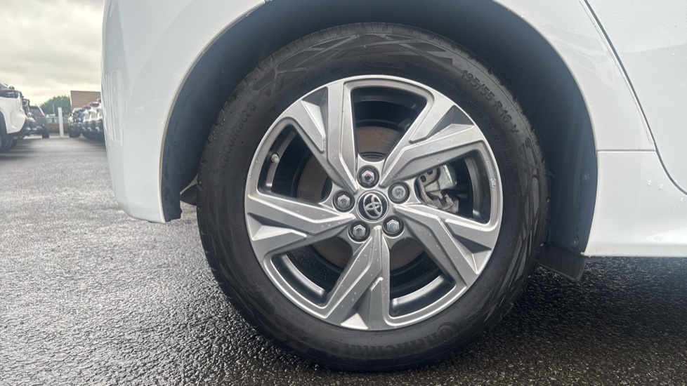 Toyota Yaris 1.5 Hybrid Icon 5dr CVT Hybrid Hatchback - Image 25