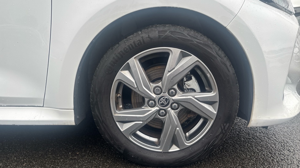 Toyota Yaris 1.5 Hybrid Icon 5dr CVT Hybrid Hatchback - Image 29