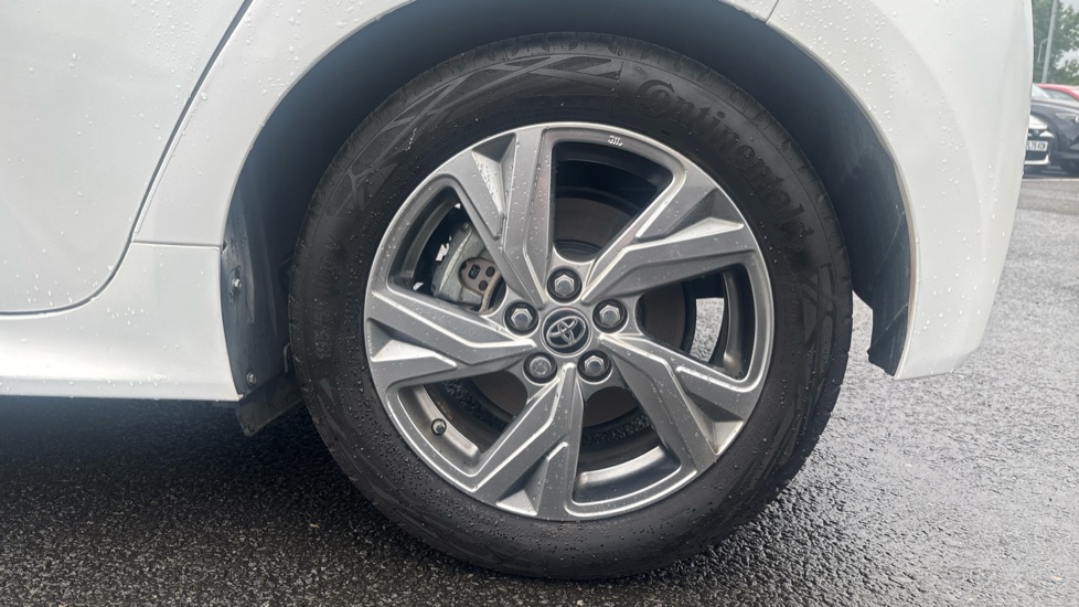 Toyota Yaris 1.5 Hybrid Icon 5dr CVT Hybrid Hatchback - Image 31