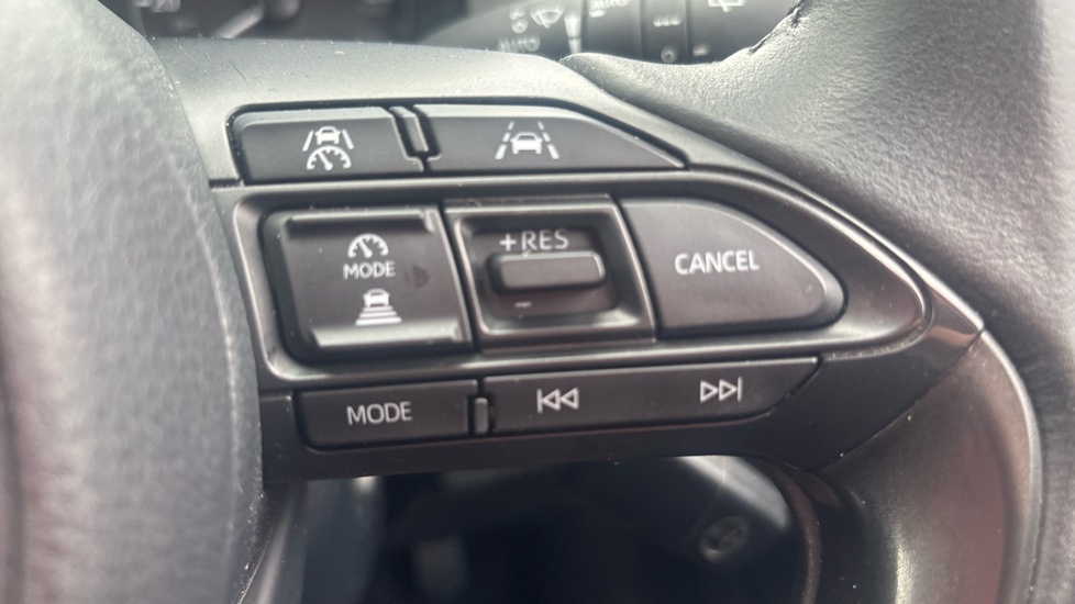 Toyota Yaris 1.5 Hybrid Icon 5dr CVT Hybrid Hatchback - Image 34