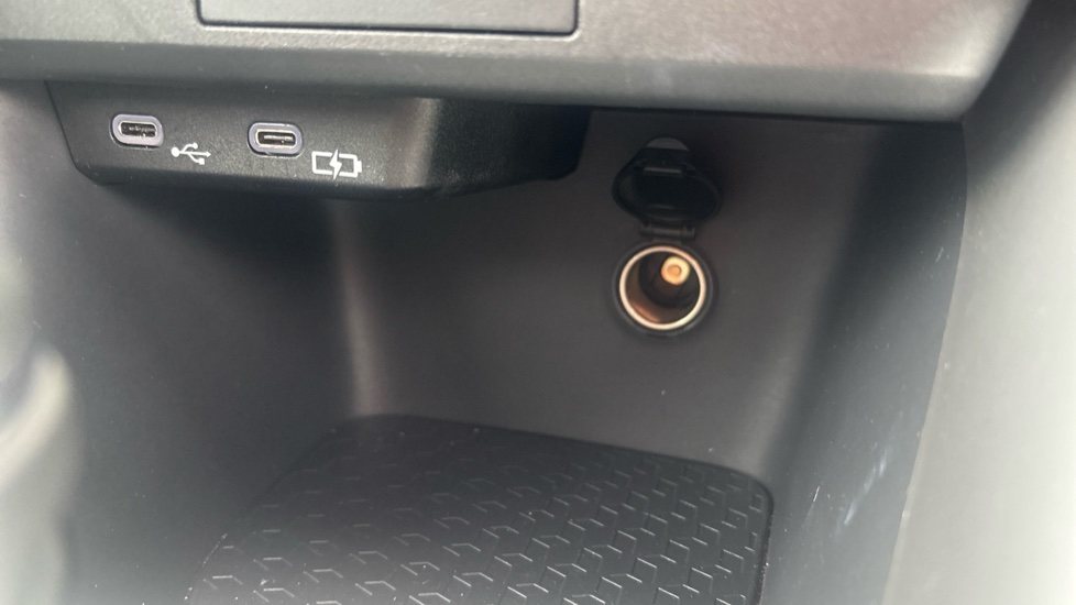 Toyota Yaris 1.5 Hybrid Icon 5dr CVT Hybrid Hatchback - Image 41