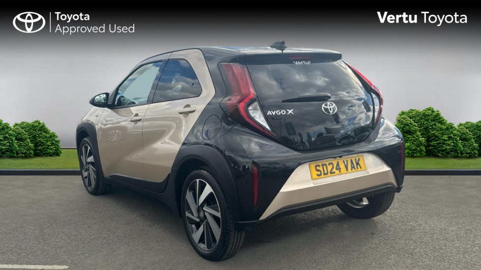 Toyota Aygo X 1.0 VVT-i Edge 5dr Auto Petrol Hatchback - Image 4