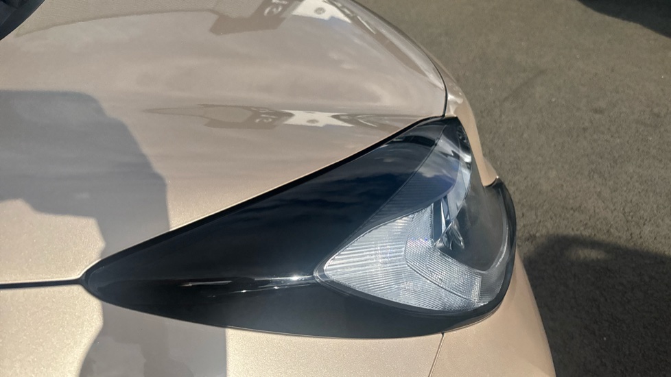 Toyota Aygo X 1.0 VVT-i Edge 5dr Auto Petrol Hatchback - Image 20