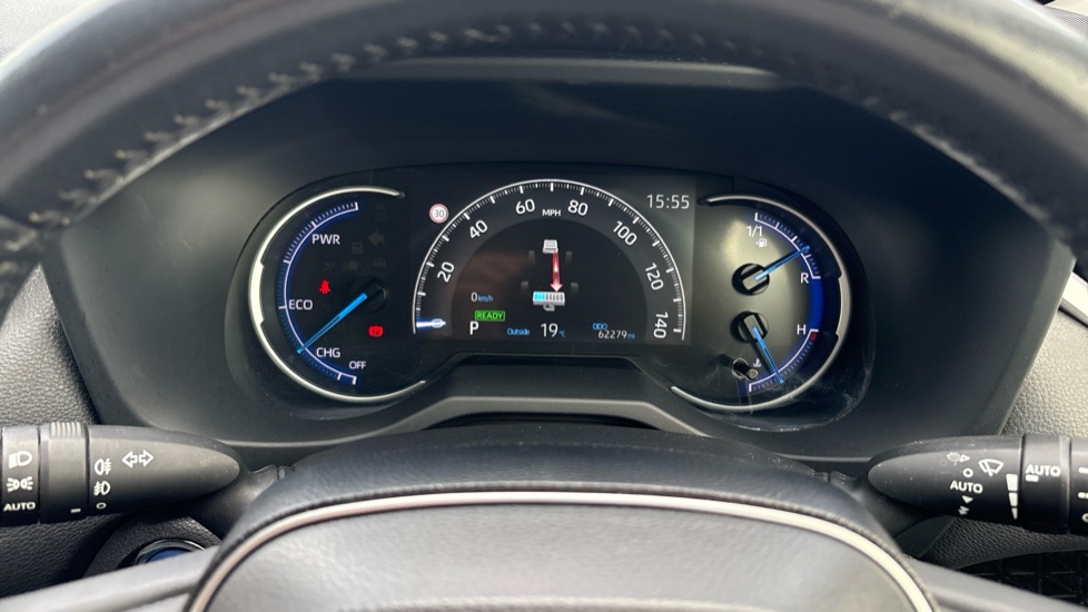 Toyota RAV4 2.5 VVT-i Hybrid Design 5dr CVT 2WD Hybrid Estate - Image 11