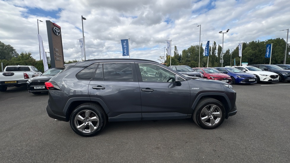 Toyota RAV4 2.5 VVT-i Hybrid Design 5dr CVT 2WD Hybrid Estate - Image 23