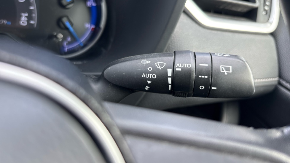 Toyota RAV4 2.5 VVT-i Hybrid Design 5dr CVT 2WD Hybrid Estate - Image 40