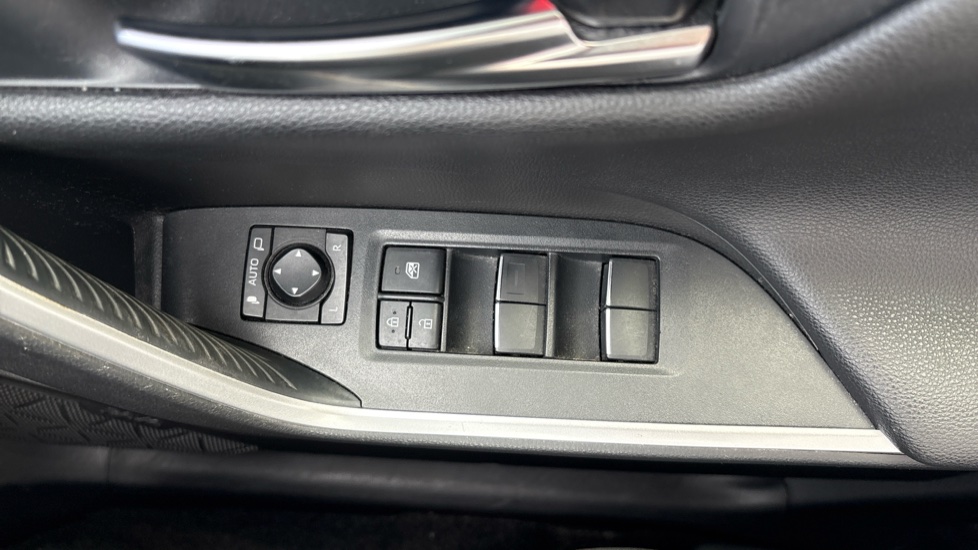 Toyota RAV4 2.5 VVT-i Hybrid Design 5dr CVT 2WD Hybrid Estate - Image 42