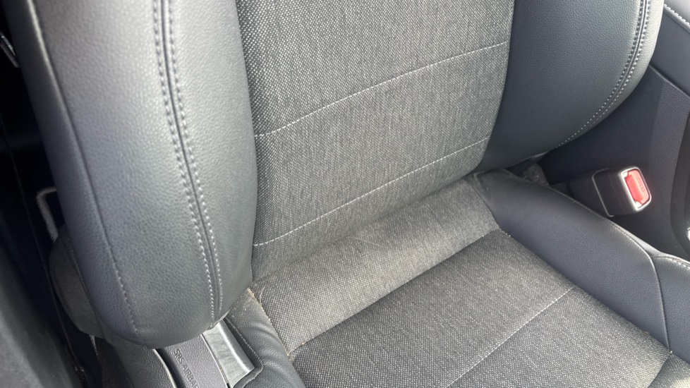 Toyota Corolla 1.8 Hybrid Design 5dr CVT Hybrid Estate - Image 14