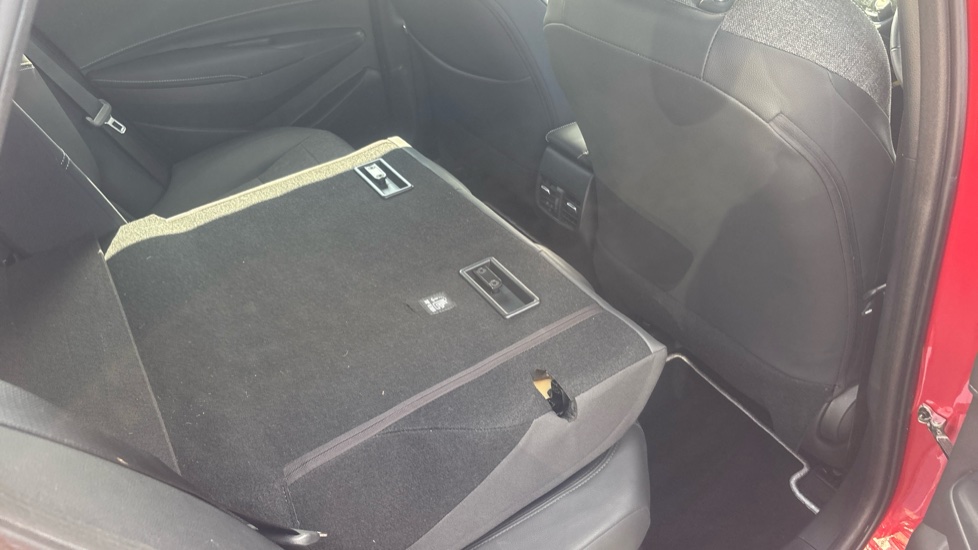 Toyota Corolla 1.8 Hybrid Design 5dr CVT Hybrid Estate - Image 18