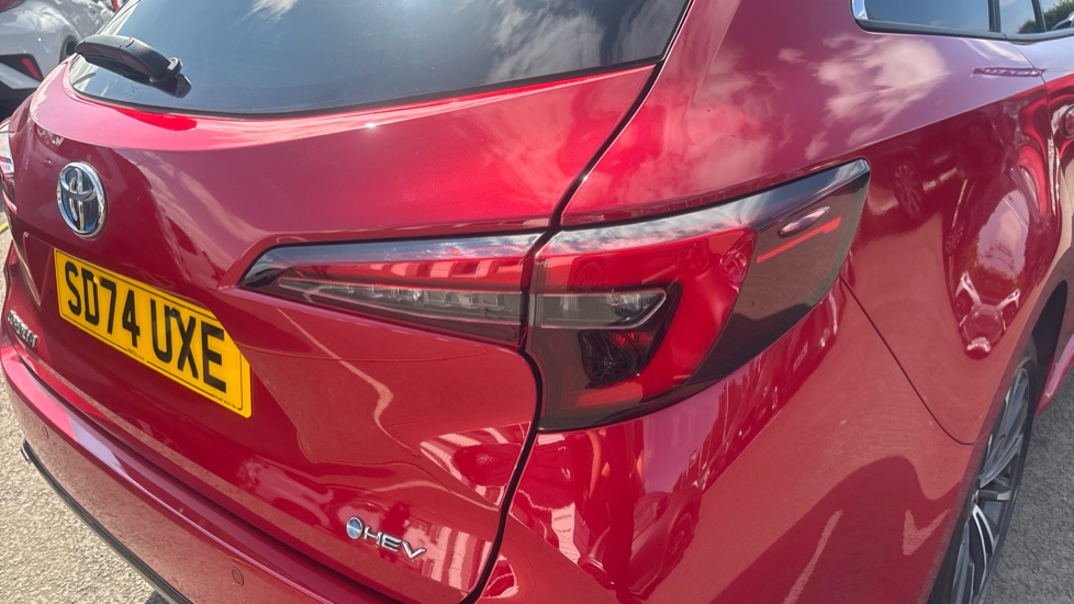 Toyota Corolla 1.8 Hybrid Design 5dr CVT Hybrid Estate - Image 21