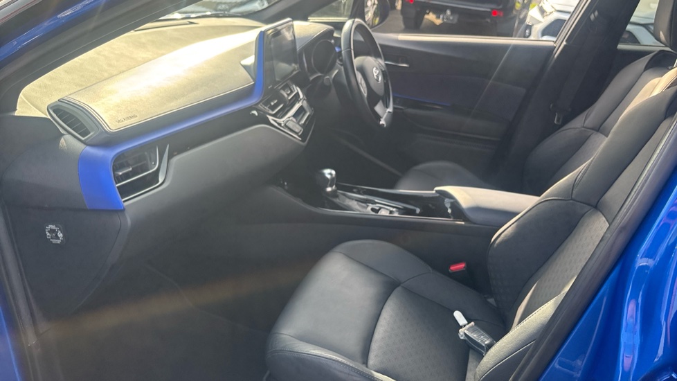 Toyota C-HR 1.8 Hybrid Dynamic 5dr CVT Hybrid Hatchback - Image 5