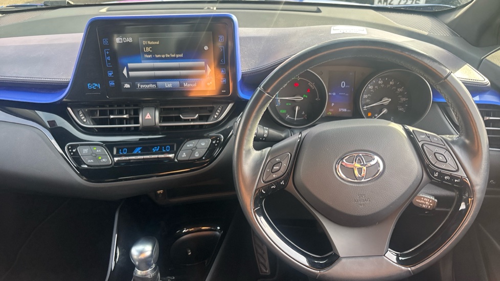 Toyota C-HR 1.8 Hybrid Dynamic 5dr CVT Hybrid Hatchback - Image 6