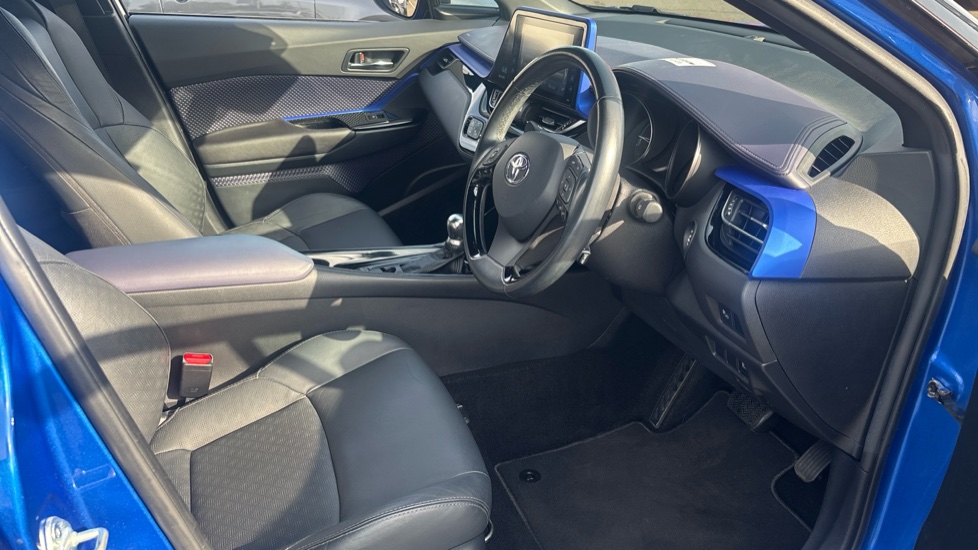 Toyota C-HR 1.8 Hybrid Dynamic 5dr CVT Hybrid Hatchback - Image 12