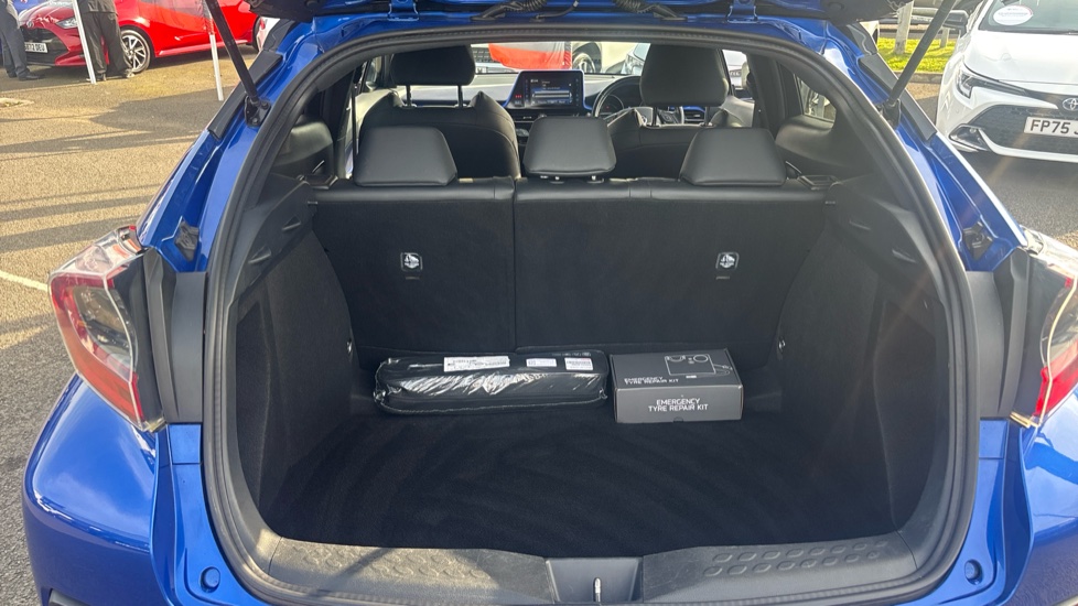 Toyota C-HR 1.8 Hybrid Dynamic 5dr CVT Hybrid Hatchback - Image 13