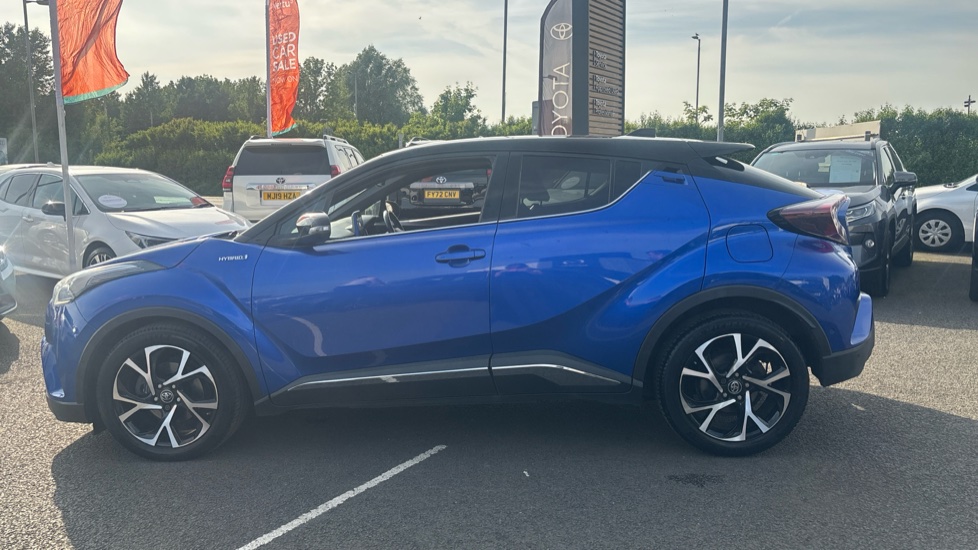 Toyota C-HR 1.8 Hybrid Dynamic 5dr CVT Hybrid Hatchback - Image 24