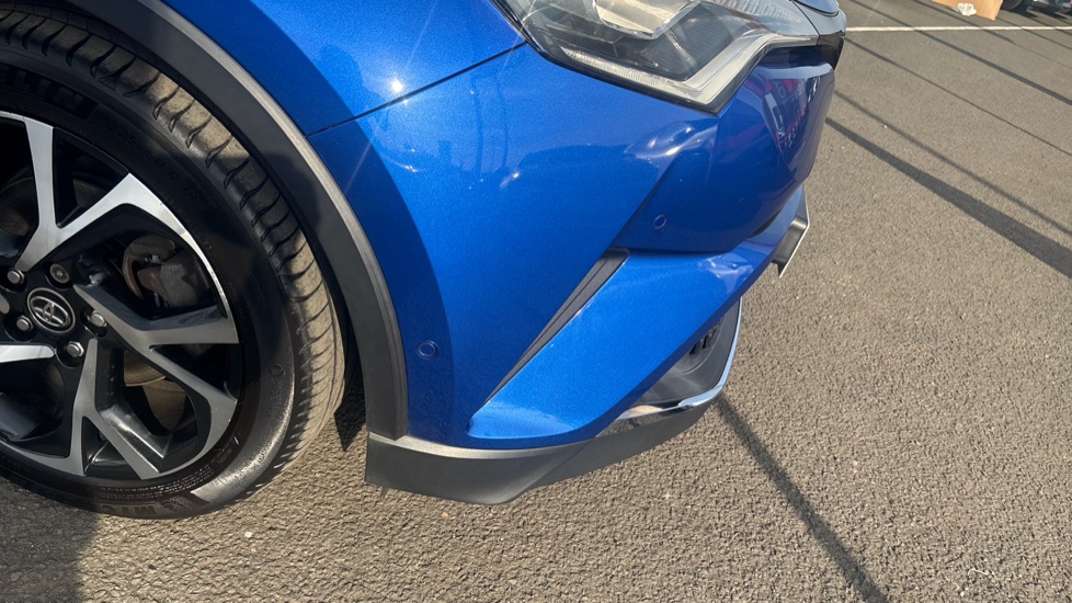 Toyota C-HR 1.8 Hybrid Dynamic 5dr CVT Hybrid Hatchback - Image 36