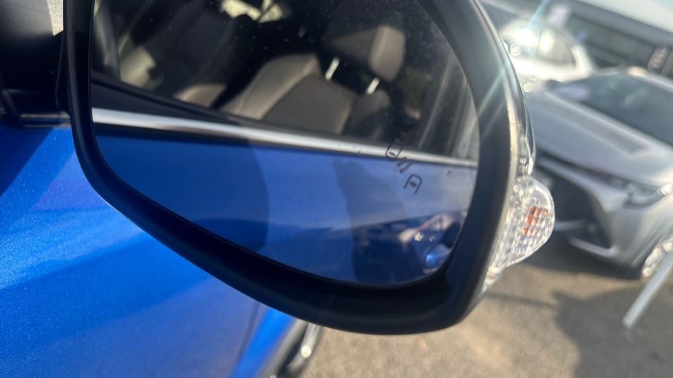 Toyota C-HR 1.8 Hybrid Dynamic 5dr CVT Hybrid Hatchback - Image 37