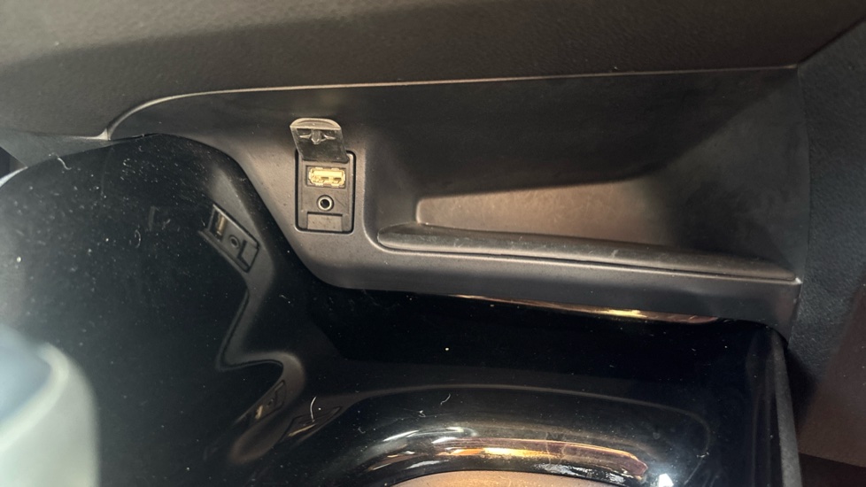 Toyota C-HR 1.8 Hybrid Dynamic 5dr CVT Hybrid Hatchback - Image 46