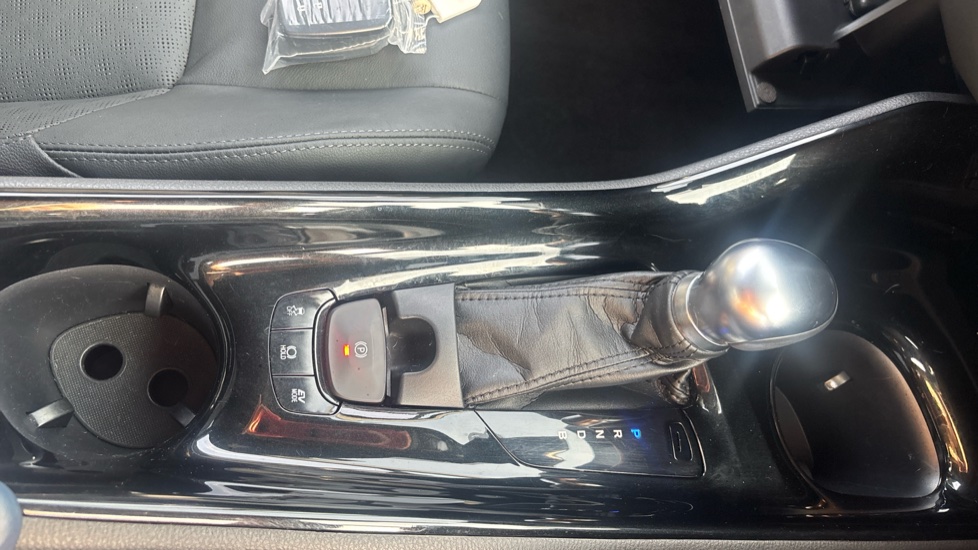 Toyota C-HR 1.8 Hybrid Dynamic 5dr CVT Hybrid Hatchback - Image 47
