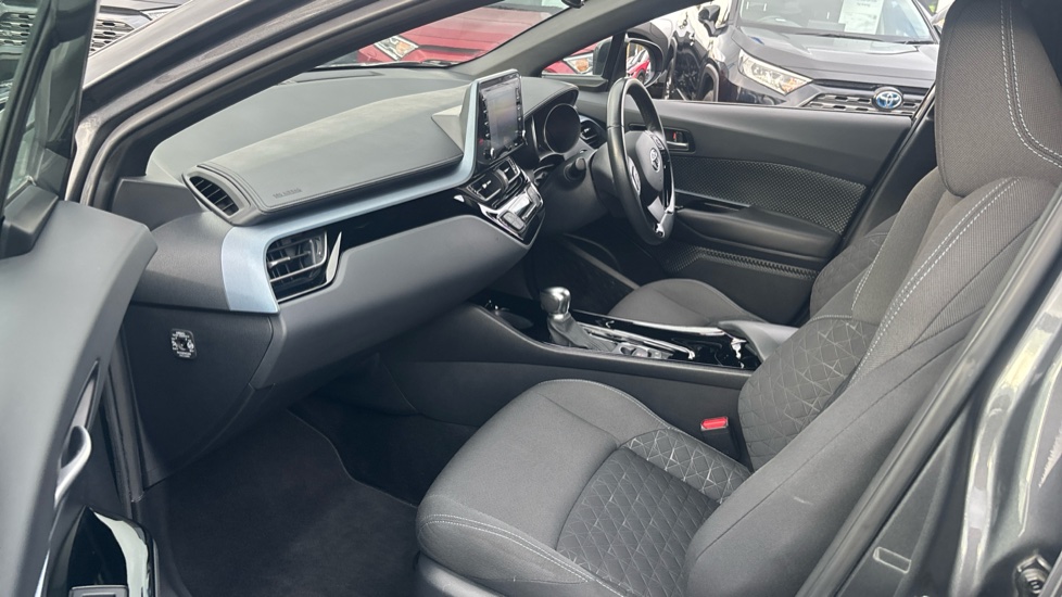 Toyota C-HR 2.0 Hybrid Design 5dr CVT Hybrid Hatchback - Image 5