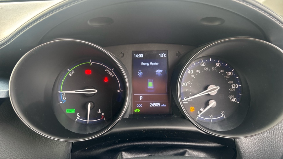 Toyota C-HR 2.0 Hybrid Design 5dr CVT Hybrid Hatchback - Image 11