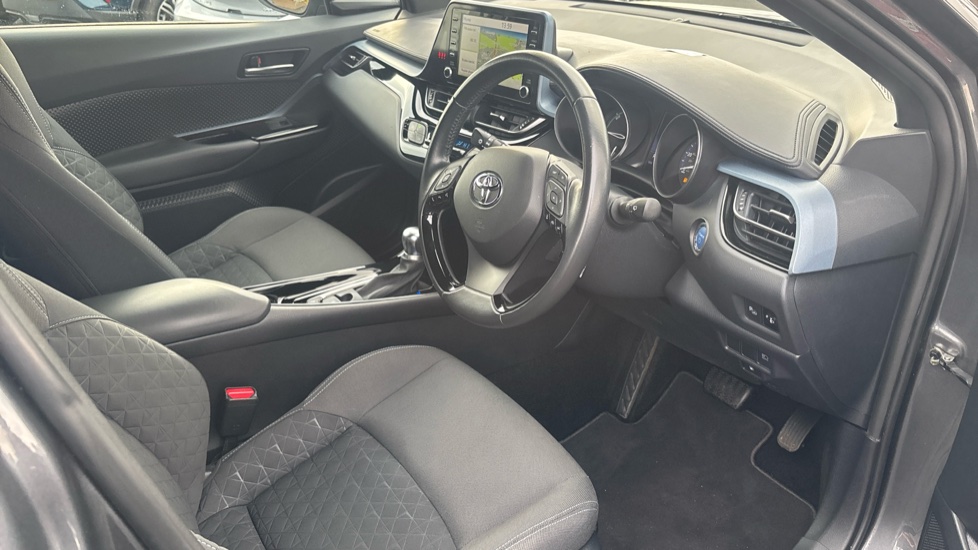 Toyota C-HR 2.0 Hybrid Design 5dr CVT Hybrid Hatchback - Image 12