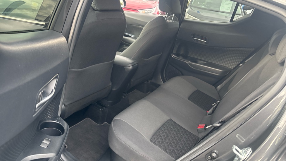Toyota C-HR 2.0 Hybrid Design 5dr CVT Hybrid Hatchback - Image 15
