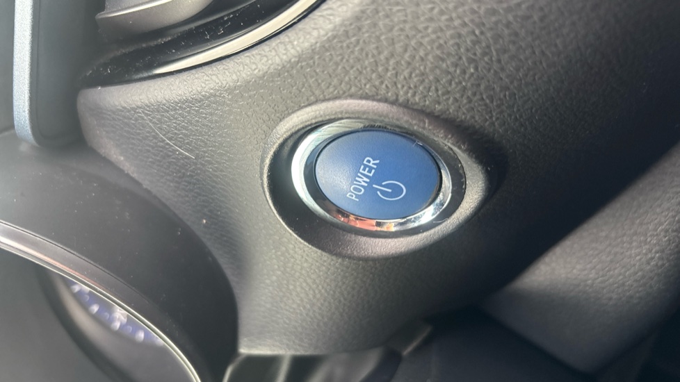 Toyota C-HR 2.0 Hybrid Design 5dr CVT Hybrid Hatchback - Image 16