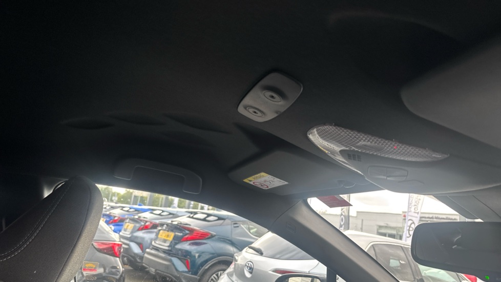 Toyota C-HR 2.0 Hybrid Design 5dr CVT Hybrid Hatchback - Image 19