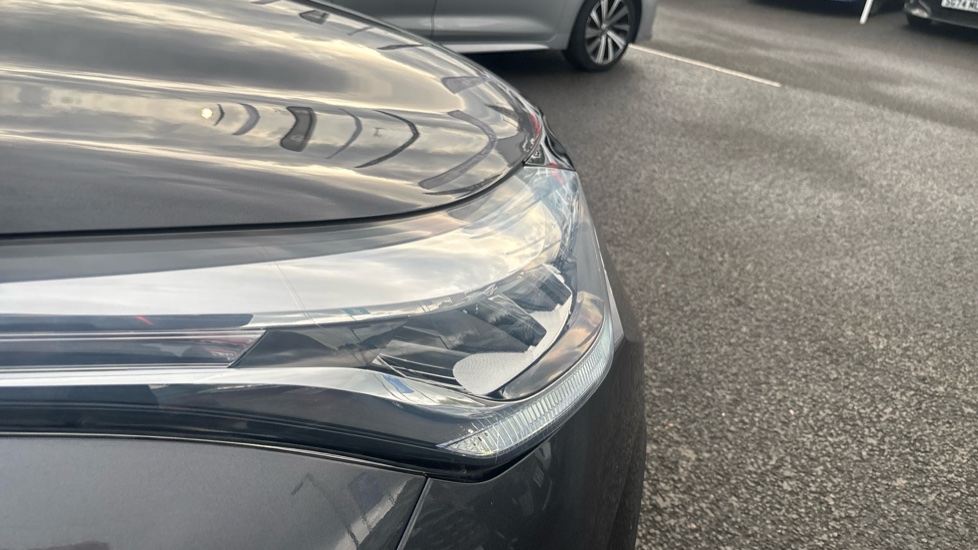 Toyota C-HR 2.0 Hybrid Design 5dr CVT Hybrid Hatchback - Image 20