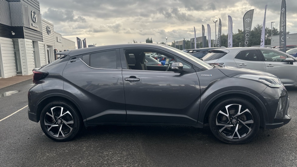 Toyota C-HR 2.0 Hybrid Design 5dr CVT Hybrid Hatchback - Image 23