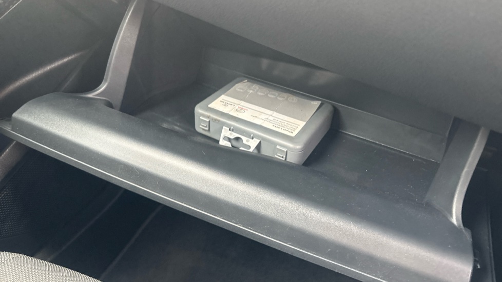 Toyota C-HR 2.0 Hybrid Design 5dr CVT Hybrid Hatchback - Image 27